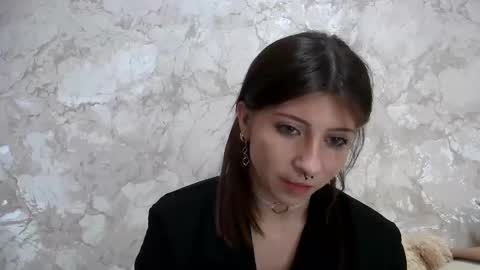 girl_cute007 online show from April 15, 2026, 8:20 pm