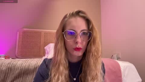 Snapshot of girl_i_am chatting on January 3, 2025, 5:53 pm Nikki online show from January 3, 2025, 5:53 pm