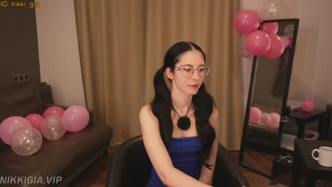 Nikki online show from February 21, 2026, 4:08 pm