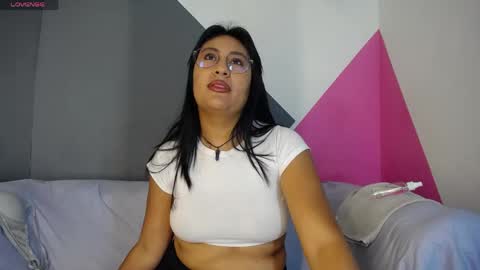 Snapshot of girl_scarlett_ chatting on May 22, 2026, 12:00 pm Scarlett online show from May 22, 2026, 12:00 pm
