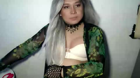 Snapshot of girl_seductionxoxo chatting on March 22, 2026, 12:08 pm Nica online show from March 22, 2026, 12:08 pm