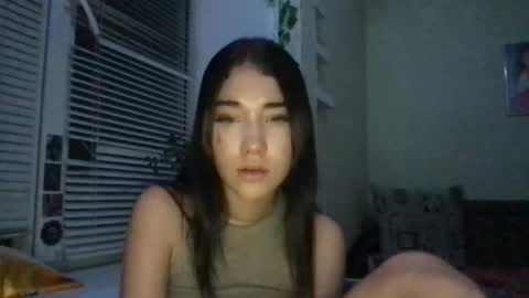 Snapshot of girl_sue chatting on December 10, 2024, 1:11 am girl_sue online show from December 10, 2024, 1:11 am