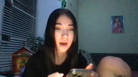 Snapshot of girl_sue chatting on December 13, 2024, 12:42 am girl_sue online show from December 13, 2024, 12:42 am