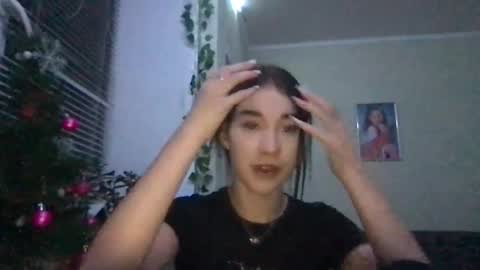 Snapshot of girl_sue chatting on December 13, 2024, 8:04 pm girl_sue online show from December 13, 2024, 8:04 pm