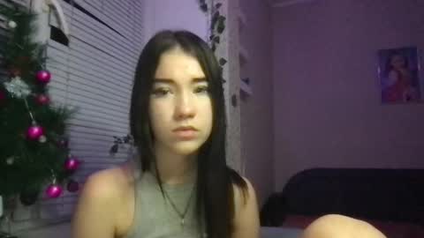 Snapshot of girl_sue chatting on December 19, 2024, 10:00 pm girl_sue online show from December 19, 2024, 10:00 pm