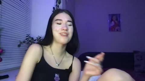 Snapshot of girl_sue chatting on December 25, 2024, 11:53 pm girl_sue online show from December 25, 2024, 11:53 pm