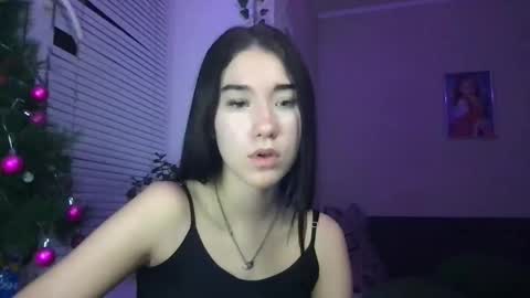 Snapshot of girl_sue chatting on December 26, 2024, 9:26 pm girl_sue online show from December 26, 2024, 9:26 pm