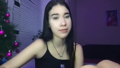 Snapshot of girl_sue chatting on December 27, 2024, 11:21 pm girl_sue online show from December 27, 2024, 11:21 pm