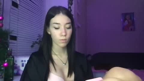 Snapshot of girl_sue chatting on January 5, 2025, 10:40 pm girl_sue online show from January 5, 2025, 10:40 pm