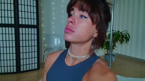 Snapshot of girlnextd00r_ chatting on February 12, 2025, 1:06 pm Hanna online show from February 12, 2025, 1:06 pm