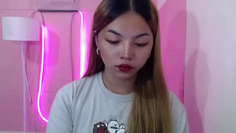 Rhaine online show from March 2, 2025, 1:36 am