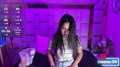 gisell_squirt online show from November 25, 2025, 12:27 pm