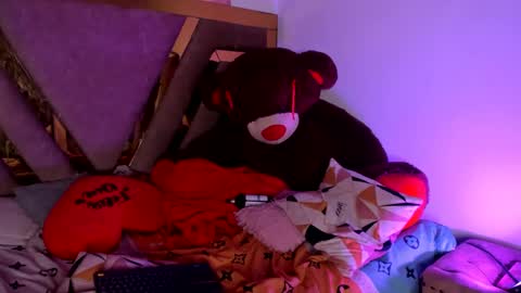 . Gisel Reyes . online show from January 14, 2025, 6:49 pm