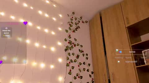 GiuliaCash online show from December 4, 2025, 1:53 pm