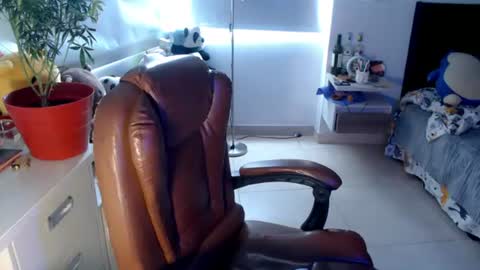 dirtyvenom online show from July 18, 2026, 5:06 pm