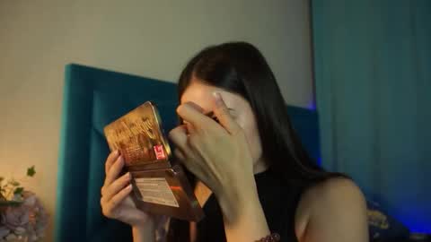 Agness online show from October 7, 2025, 1:41 pm