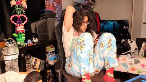 Snapshot of glaceon9 chatting on February 5, 2025, 6:04 pm glaceon9 online show from February 5, 2025, 6:04 pm