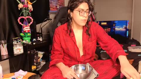 Snapshot of glaceon9 chatting on February 7, 2025, 7:38 pm glaceon9 online show from February 7, 2025, 7:38 pm