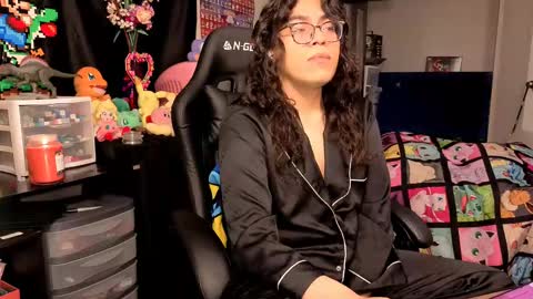 Snapshot of glaceon9 chatting on October 6, 2025, 5:43 pm glaceon9 online show from October 6, 2025, 5:43 pm