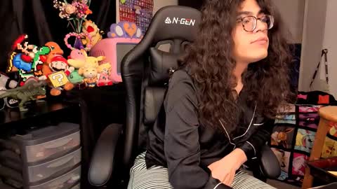 Snapshot of glaceon9 chatting on November 4, 2025, 5:12 pm glaceon9 online show from November 4, 2025, 5:12 pm