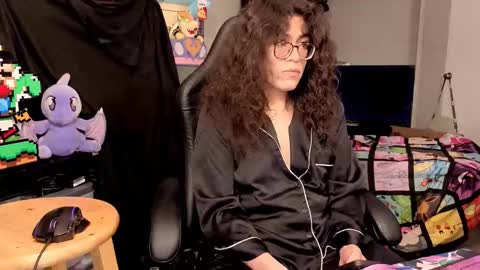 glaceon9 online show from December 18, 2025, 2:06 am