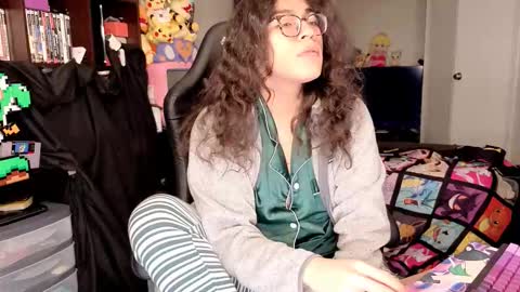 Snapshot of glaceon9 chatting on February 18, 2026, 12:17 am glaceon9 online show from February 18, 2026, 12:17 am