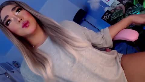 glamorous_aika online show from February 16, 2025, 1:03 am