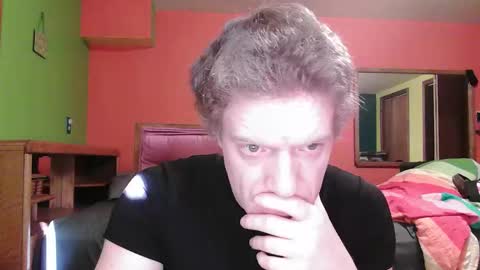 Snapshot of glamtransgoddess15 chatting on November 15, 2025, 4:14 pm glam trans goddess online show from November 15, 2025, 4:14 pm