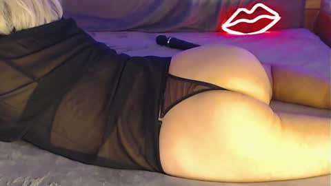 Pauline online show from December 23, 2024, 4:39 pm