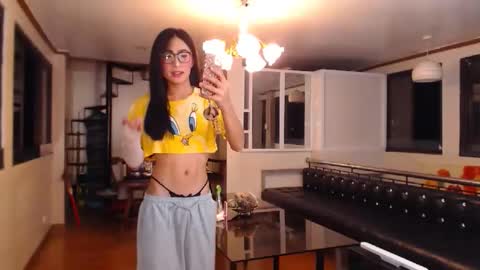 gleiahong online show from September 27, 2025, 12:10 pm