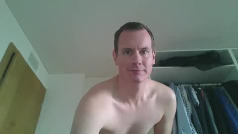 Snapshot of glen_1987 chatting on December 22, 2025, 12:35 pm Mike 1987 online show from December 22, 2025, 12:35 pm