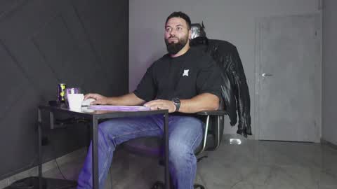 Matthew .. for short call me Matt online show from October 23, 2025, 9:57 pm