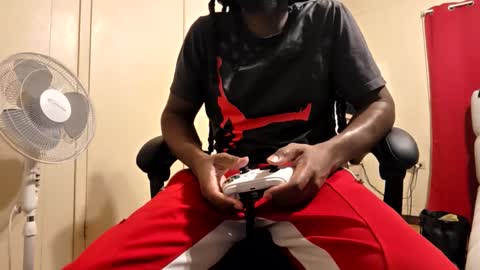 glomightyj online show from January 19, 2026, 6:17 am