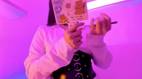 Mimi online show from September 23, 2025, 5:05 pm