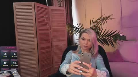 Snapshot of gloria_lovely chatting on February 25, 2025, 10:58 am Gloria online show from February 25, 2025, 10:58 am