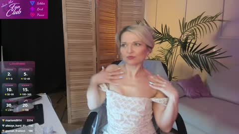Snapshot of gloria_lovely chatting on March 7, 2025, 1:51 pm Gloria online show from March 7, 2025, 1:51 pm