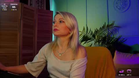 Snapshot of gloria_lovely chatting on September 9, 2025, 10:59 am Gloria online show from September 9, 2025, 10:59 am