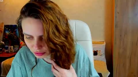Snapshot of gloria_wood chatting on June 6, 2026, 6:34 pm Gloria Wood online show from June 6, 2026, 6:34 pm