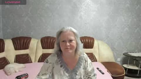 Gloriasguirt online show from June 29, 2026, 5:57 pm
