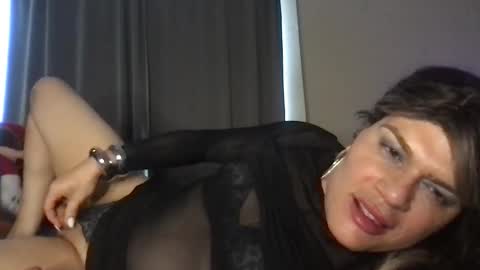 Glow Goddess online show from November 5, 2025, 4:51 pm