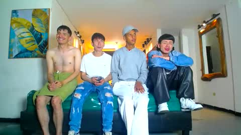 Snapshot of gnecos chatting on May 23, 2026, 1:15 pm THOMAS AND DAMIAND online show from May 23, 2026, 1:15 pm