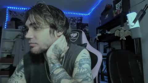 Snapshot of go_v_cs chatting on October 23, 2025, 10:52 pm NPC online show from October 23, 2025, 10:52 pm