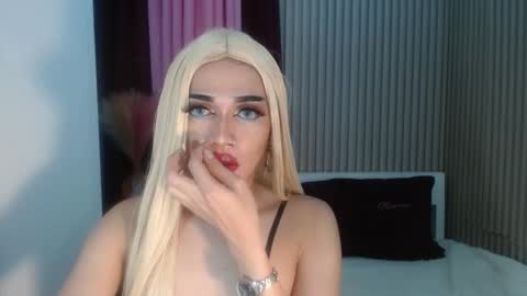 Snapshot of goddesdiane8inch chatting on June 3, 2026, 1:57 pm D I A N N E online show from June 3, 2026, 1:57 pm
