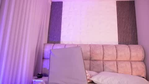 goddess_eli77 online show from April 9, 2026, 6:19 am