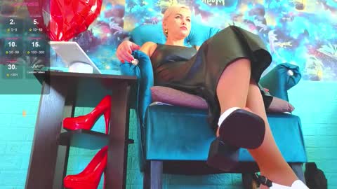 Mrs. Isabella online show from September 18, 2025, 3:08 am