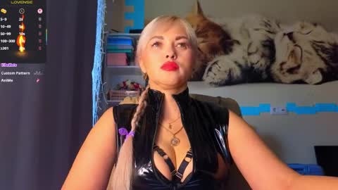 Mrs. Isabella online show from April 12, 2026, 3:11 am