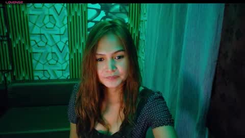 Snapshot of goddess_jaz29 chatting on November 18, 2025, 5:28 pm Migs online show from November 18, 2025, 5:28 pm