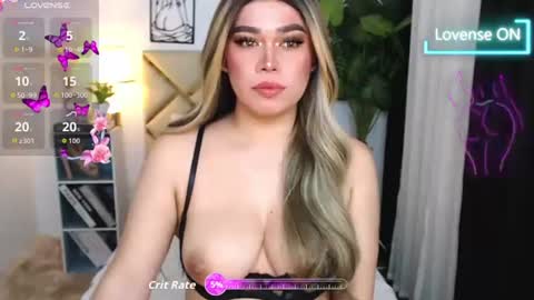 Snapshot of goddess_lykafox chatting on July 17, 2026, 11:09 pm Lyka Fox online show from July 17, 2026, 11:09 pm