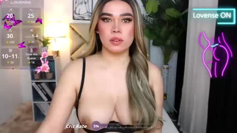 Snapshot of goddess_lykafox chatting on August 1, 2026, 1:38 am Lyka Fox online show from August 1, 2026, 1:38 am