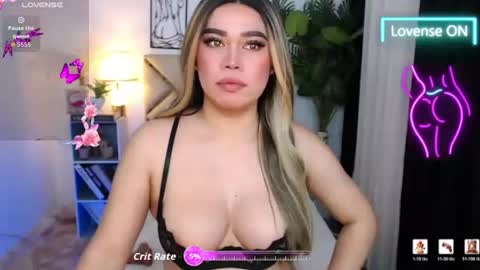 Snapshot of goddess_lykafox chatting on August 2, 2026, 1:04 am Lyka Fox online show from August 2, 2026, 1:04 am